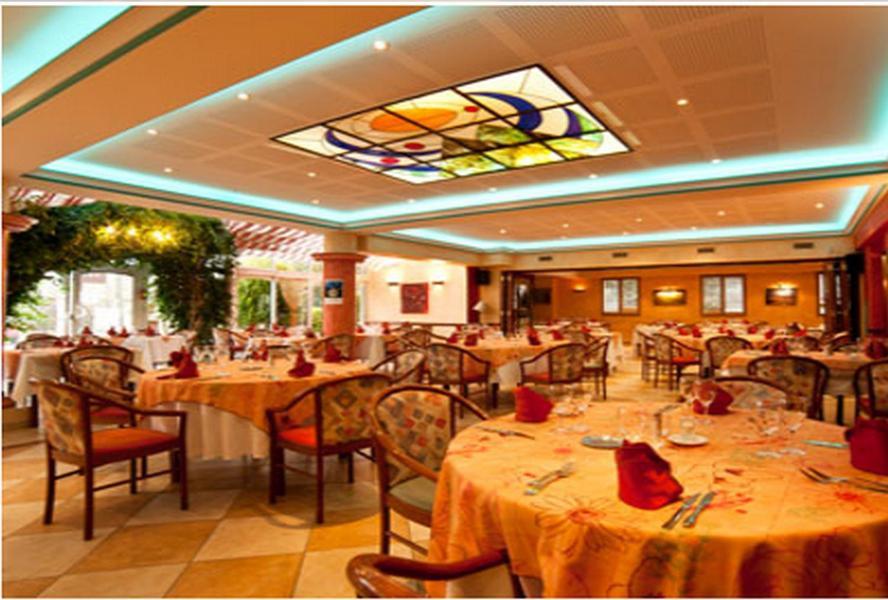 Logis Hotels - Hotel Restaurant L Enclos Donneville ภายนอก รูปภาพ