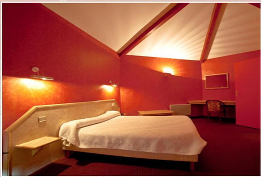 Logis Hotels - Hotel Restaurant L Enclos Donneville ห้อง รูปภาพ