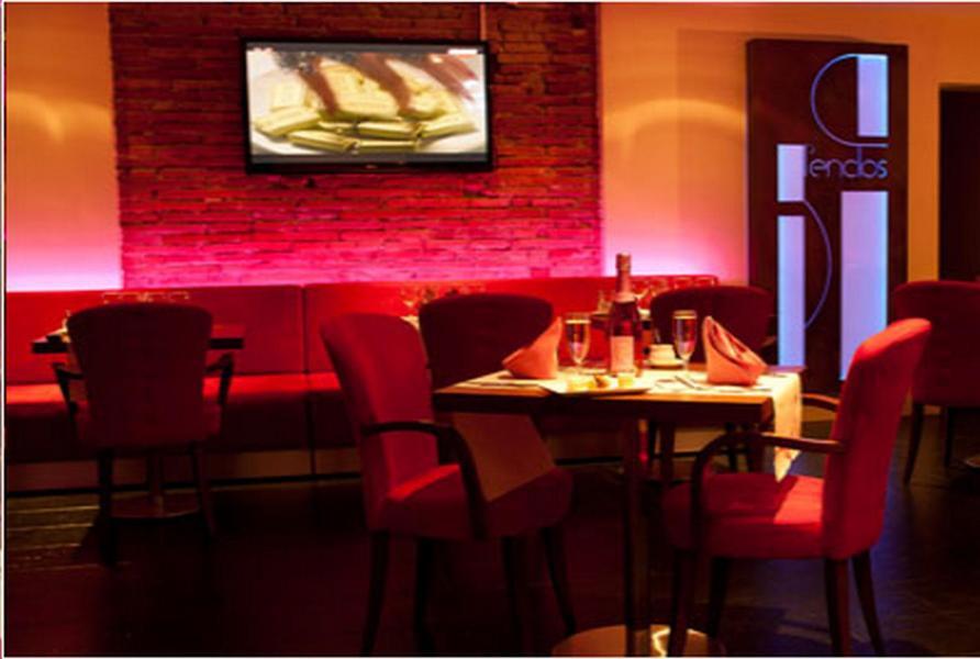Logis Hotels - Hotel Restaurant L Enclos Donneville ภายนอก รูปภาพ