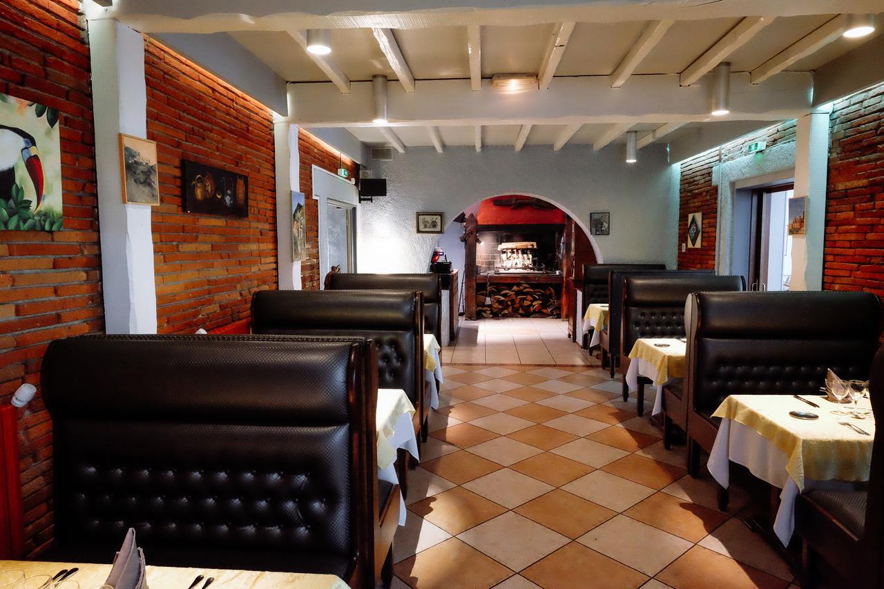 Logis Hotels - Hotel Restaurant L Enclos Donneville ภายนอก รูปภาพ